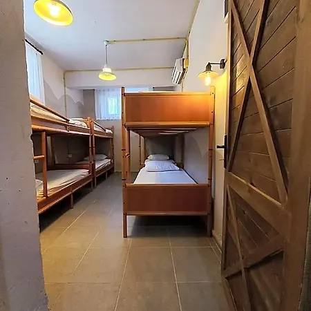 Hostel Berlin & Street *