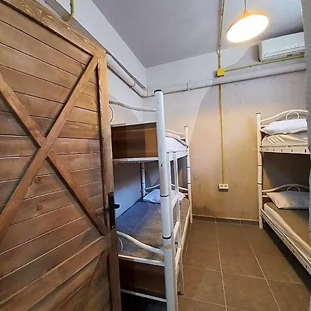 Berlin & Street Hostel *