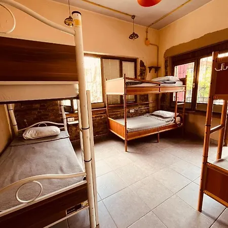 Hostel Berlin & Street