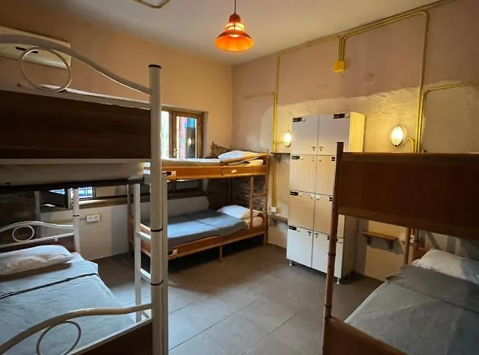 Hostal Berlin & Street *